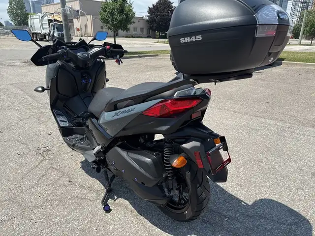 2022 Yamaha XMAX ~ YAMAHA XMAX ~ 300CC ~ COOL SCOOT ~ LOW KMS ~ in Street, Cruisers & Choppers in City of Toronto - Image 7