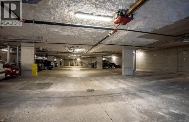 1303 Hillside Ave Victoria, British Columbia in Commercial & Office Space for Sale in Victoria - Image 15