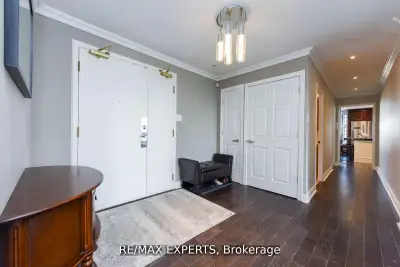Welcome Home! This Stunning Penthouse Blends Opulence And Practicality! Located In The Coveted Missi...