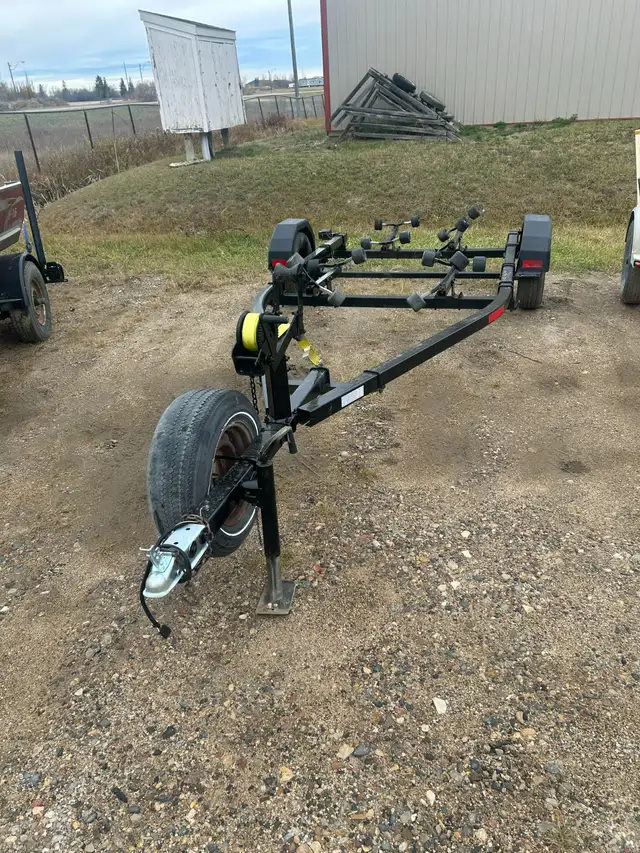 16' Boat Trailer in Powerboats & Motorboats in Prince Albert - Image 2