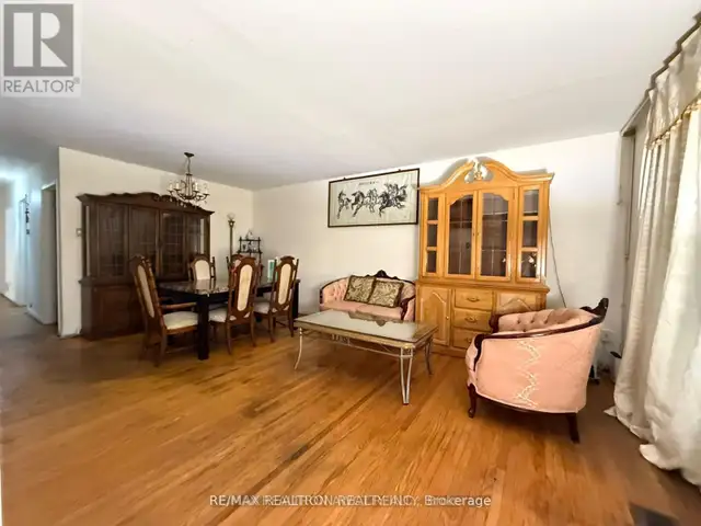 61 WILMONT DRIVE Toronto (Black Creek), Ontario in Long Term Rentals in Markham / York Region - Image 9