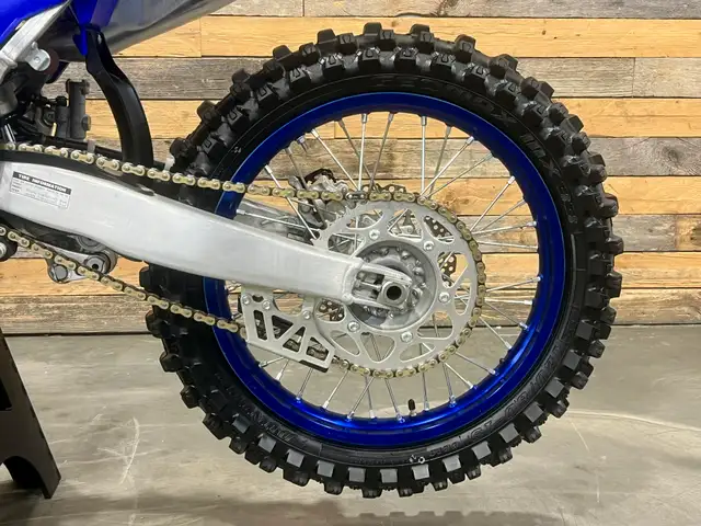 2025 Yamaha YZ 450F EFI + ONLY 21 HR + 4 STROKES + MX-ENDURO-MOT in Dirt Bikes & Motocross in Ottawa - Image 20