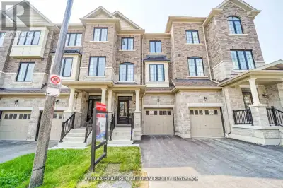 Spacious And Bright Town Home With A Backyard. This Stunning 3 Bedroom 3 Bathroom Townhome Is Locate...