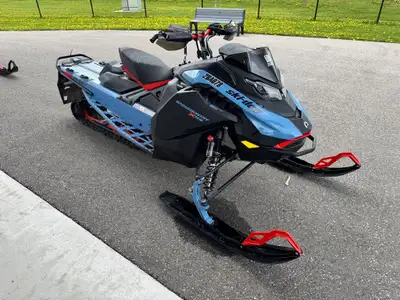 USED 2026 SKI DOO BACKCOUNTRY XRS 146 43in. 850 WITH 10.25in. TOUCHSCREEN BRP'S B.E.S.T. WARRANTY UN...