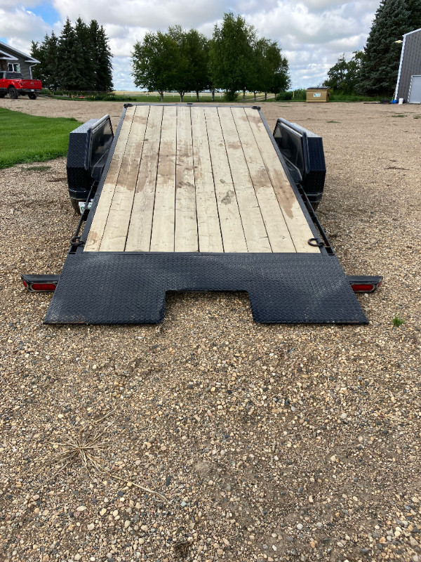 Used 2020 Double A 22' Gravity tilt trailer 14,000 GVW, Like new in Farming Equipment in Nipawin - Image 3