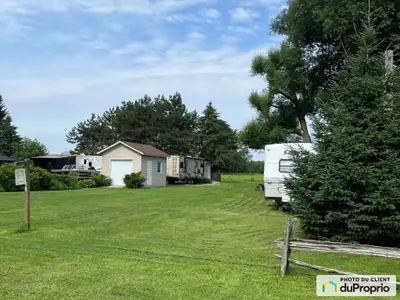 Terrain privé 70' x 150 '(équipée, possibilité d'acheter sans équipement) , endroit tranquille, pais...