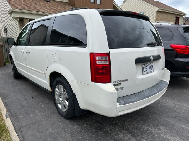 Dodge Caravan 2010 SE 3.3 StowNGo Minivan dans Autos et camions  à Laval/Rive Nord - Image 4