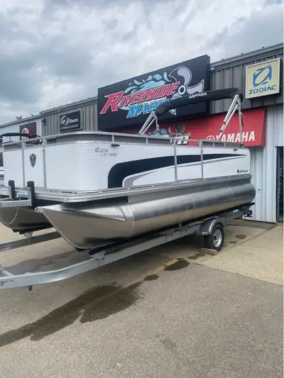 COMES WITH F70LA AND TRAILER The Eco LX pontoon is both economical and user-friendly! It has all the...