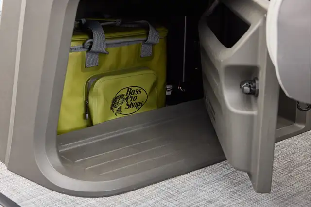 2026 Sun Tracker Party Barge 22 XP3 TRITOON pontoon boat in Powerboats & Motorboats in Vernon - Image 21