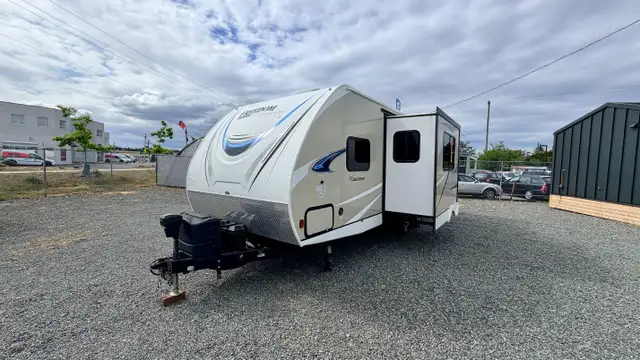 2018 Freedom Express 257BHS in Travel Trailers & Campers in Victoria - Image 3