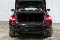 *English below* *Français:* Cette BMW 330e xDrive 2022 affichant 46 615 km, provenant d'un seul prop... (image 6)