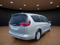 Price includes $1,000 finance credit. Price does not include fees or taxes. Experience the 2023 Chry... (image 5)