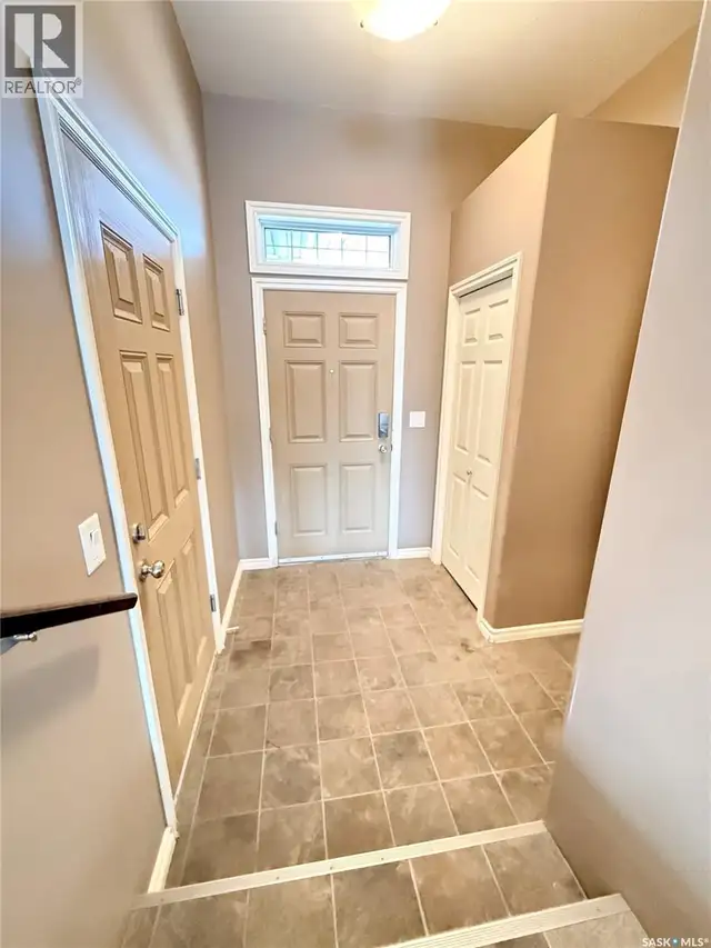602 Barber CRESCENT Weyburn, Saskatchewan in Condos for Sale in Regina - Image 3