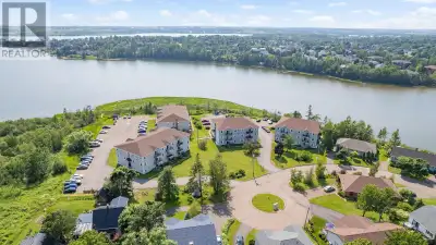 Elegant Newly Renovated Water View Condominium In Charlottetown This beautifully renovated condomini...