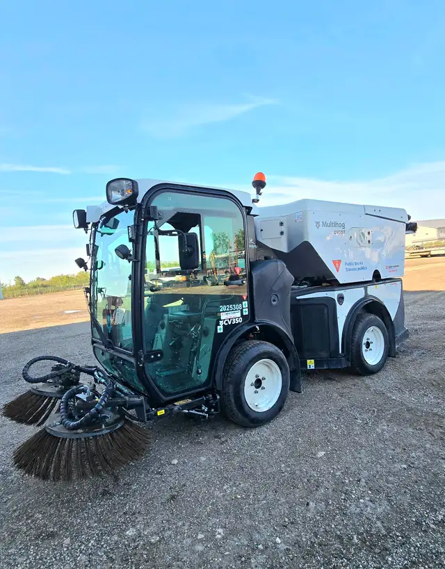 MULTIHOG CV350 SWEEPER easy attachments changeover