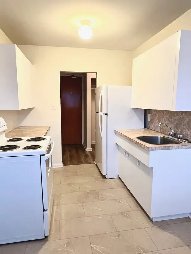 $1099 1-BEDROOM SUITE in the Heart of West Kildonan | Long Term Rentals ...