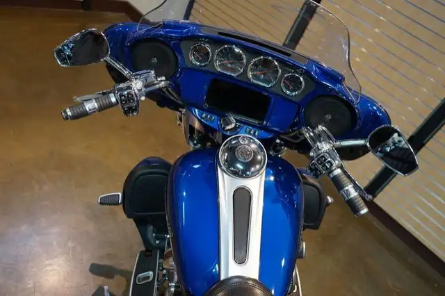 2020 Harley-Davidson FLHTKSE - CVO Limited in Sport Touring in Lethbridge - Image 13