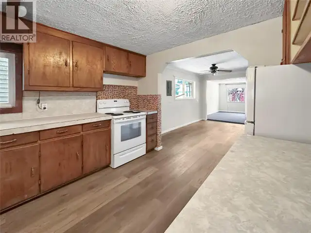 311 WATERFRONT Avenue Princeton, British Columbia in Houses for Sale in Penticton - Image 12