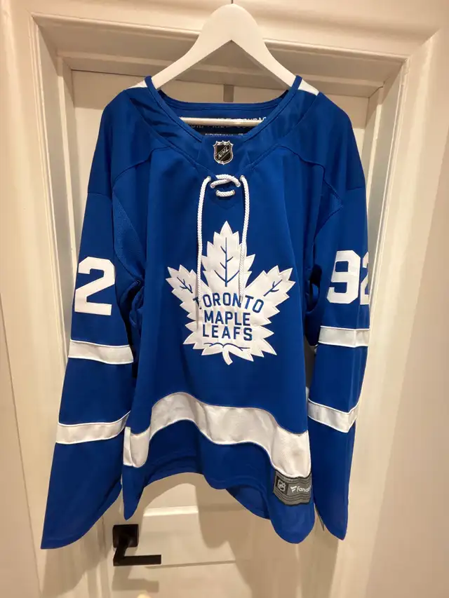 Gavin McKenna Toronto Maple Leafs jersey in Hockey in Markham / York Region - Image 3