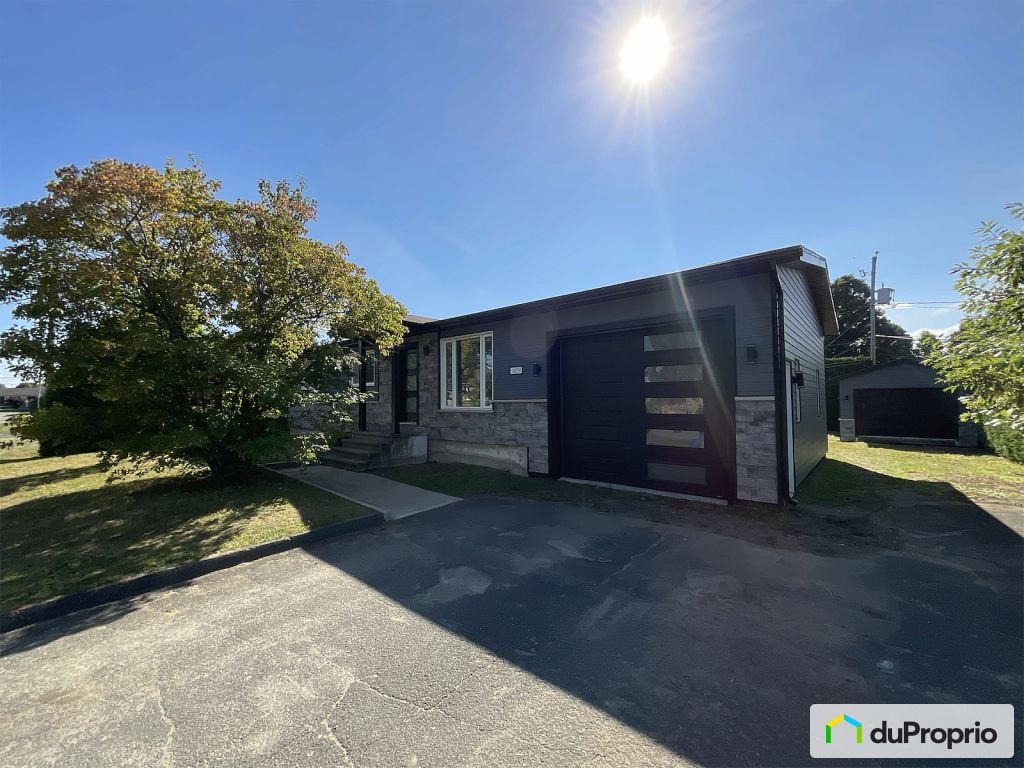 $449,000 - Bungalow for sale in Ste-Marie — photo 1