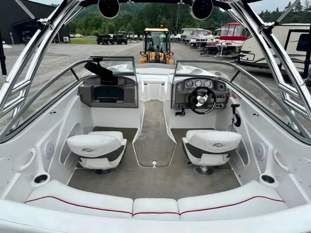 2010 19' RINKER MTX BOWRIDER WAKEBOARD BOAT in Powerboats & Motorboats in Peterborough - Image 11