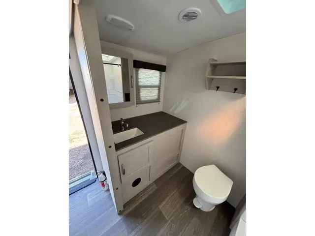 2024 Shadow Cruiser Shadow Cruiser Ultra Lite 260 RBS in Travel Trailers & Campers in Grande Prairie - Image 7