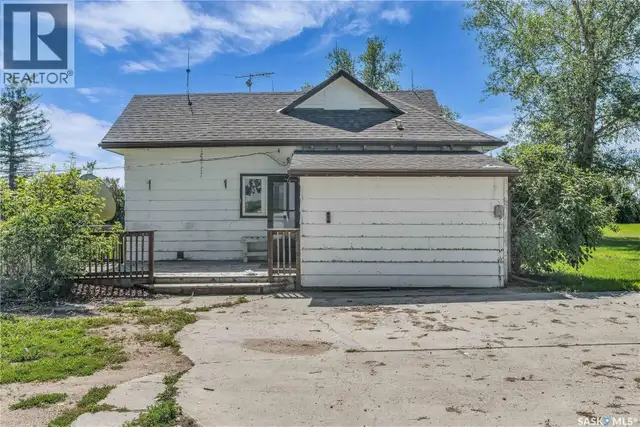 Clavet Acreage Blucher Rm No. 343, Saskatchewan in Houses for Sale in Saskatoon - Image 4