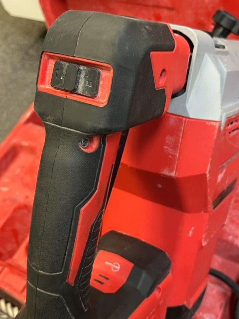 Milwaukee Tool  1-3/4 -inch SDS-MAX Corded Combination Hammer in Power Tools in Oakville / Halton Region - Image 3