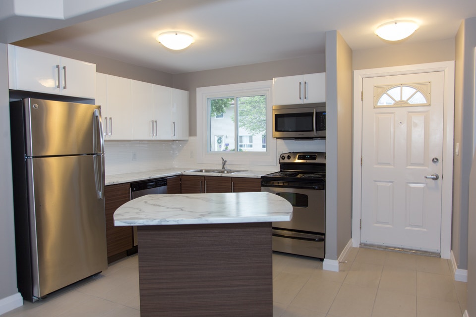 1717 Lansing Avenue 2 Bedroom Deluxe for Rent in Sudbury Long Term