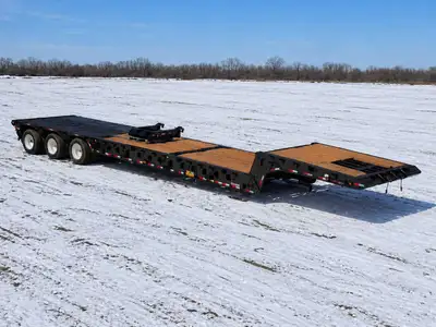 Being sold with fresh safety inspection 2008 Doepker 57 Ton Scissorneck / Tri Axle / 55ft Folding Ne...