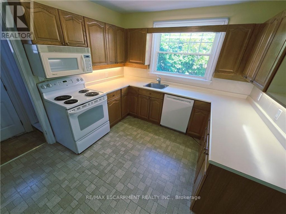 2047 JAMES STREET Burlington (Brant), Ontario 5