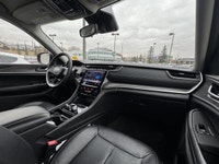 Crowfoot Hyundai, AMVIC Licensed Dealer The 2024 Jeep Grand Cherokee Limited is a highly popular, we... (image 9)