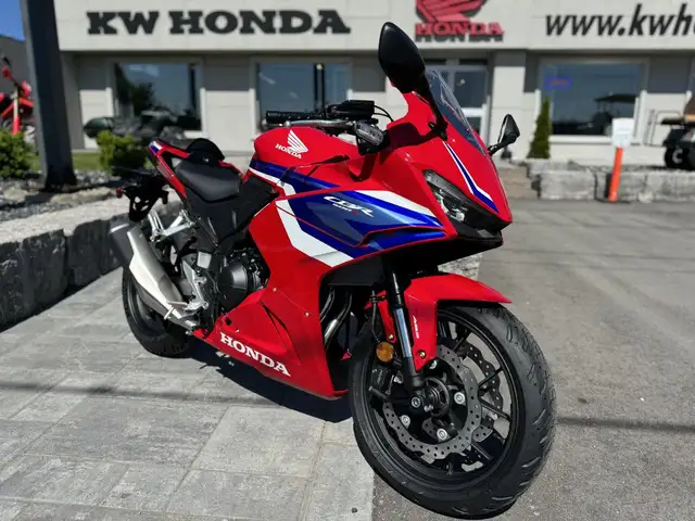 2025 Honda CBR500R ABS in Sport Bikes in Kitchener / Waterloo - Image 2