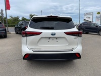 -Regina Honda Recent Arrival! 2021 Toyota Highlander Hybrid XLE 107 point inspected, Fully detailed,... (image 3)
