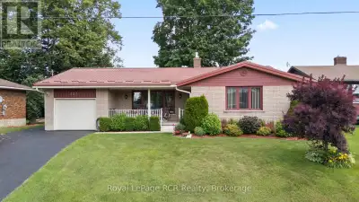 Discover this spacious brick bungalow in a quiet area of Hanover, offering extra space and the conve...