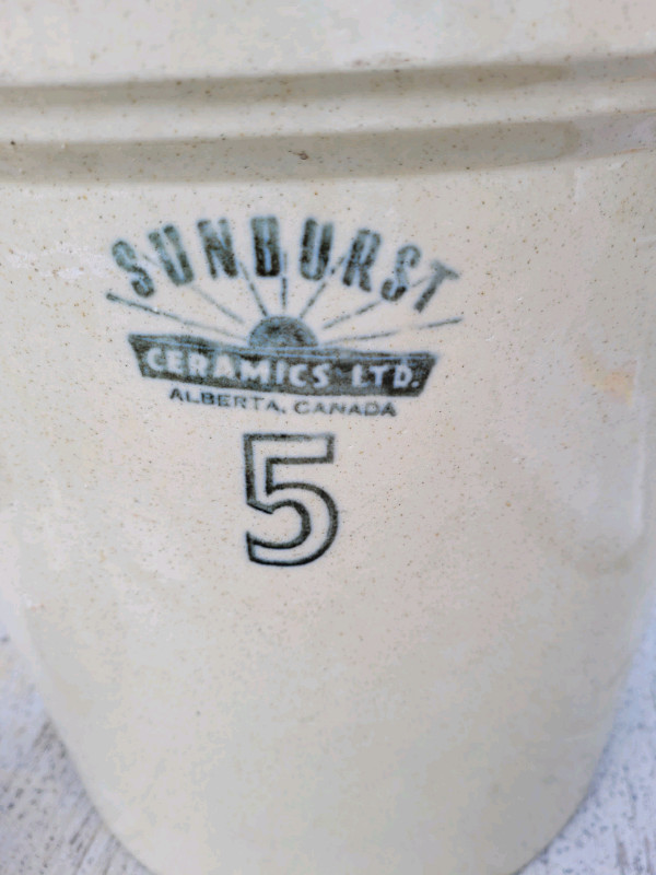 5 Gallon Crock Pot  Sunburst in Other in Lethbridge - Image 3