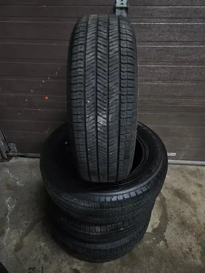 Nice set of Yokohama Geolandar G91 all season tires. 225/65/17 6/32nd tread remaining
