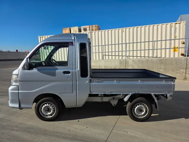 2008 Daihatsu Hijet JUMBO 2WD Auto Clean Mini Kei Truck Silver in Cars & Trucks in Calgary - Image 5