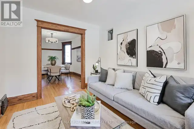 127 BOOTH AVENUE Toronto (South Riverdale), Ontario62866662629891124