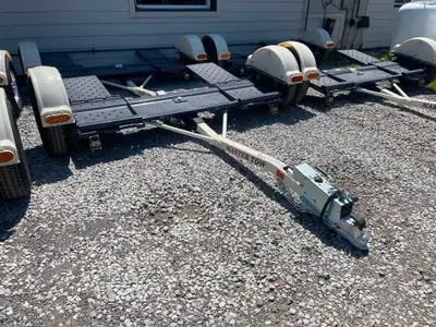MASTER TOW: TOW DOLLY WITH SURGE BRAKES The Master Tow- Tow Dolly is a dependable solution for safel...