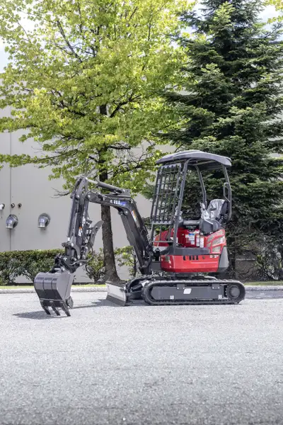 Description * Yanmar 15.1HP Engine * Swing boom; high/low travel speed; Expandable track * Hydraulic...