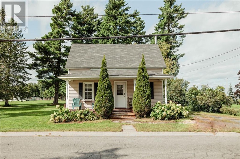 19733 JOHN STREET Williamstown, Ontario Houses for Sale Cornwall