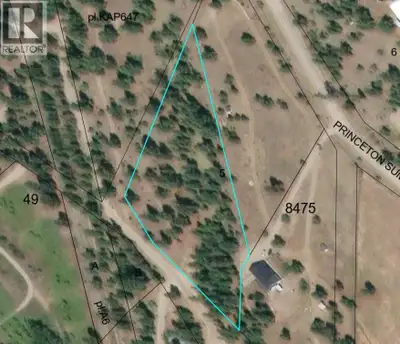 If you’re after privacy with recreation right outside your door and space for a small hobby farm, th...