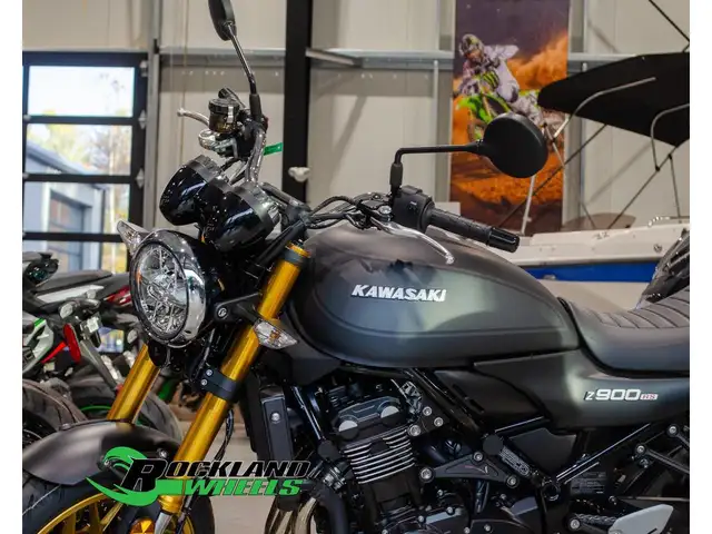 2025 Kawasaki Z900RS SE in Sport Touring in Ottawa - Image 9