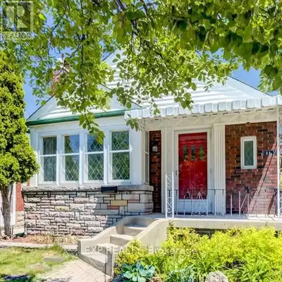 11 FAIRSIDE AVENUE Toronto (Danforth Village-East York), Ontario