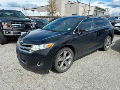 2016 Toyota Venza V6 AWD No accidents Good windshield Good tires 171,722km Coming soon.