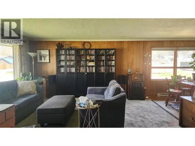 119 2nd Avenue NW Nakusp, British Columbia in Houses for Sale in Nelson - Image 4