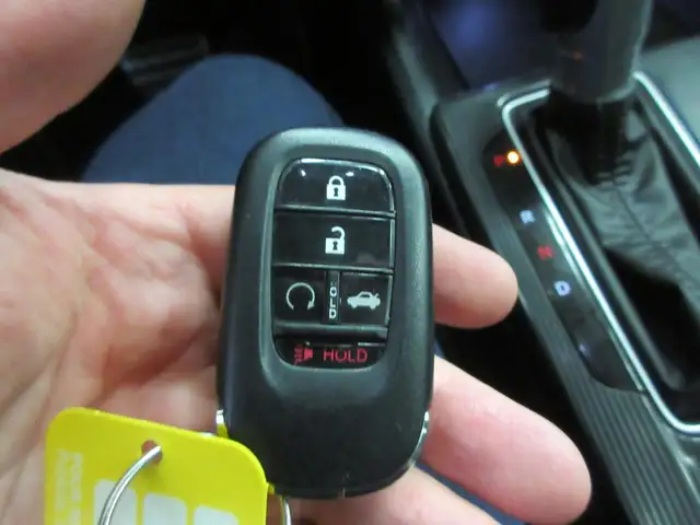 HONDA CIVIC 2025 SPORT EDITION TOIT OUVRANT SIEGES + VOLANT CHAU in Cars & Trucks in Lévis - Image 19