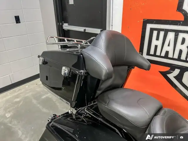 2006 Harley-Davidson FLHTI ELECTRA GLIDE STD in Sport Touring in Calgary - Image 23