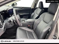 LUXURY ... Engine: LIGHT/MEDIUM DUTY L/100Km City: 5.7 L/100Km Hwy: 6.4 Safety Equipment Electronic... (image 8)